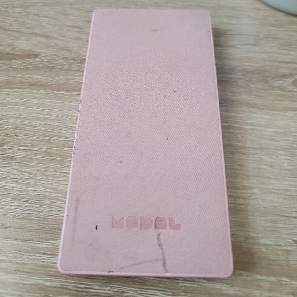 Modal 10,000mAh portable battery
